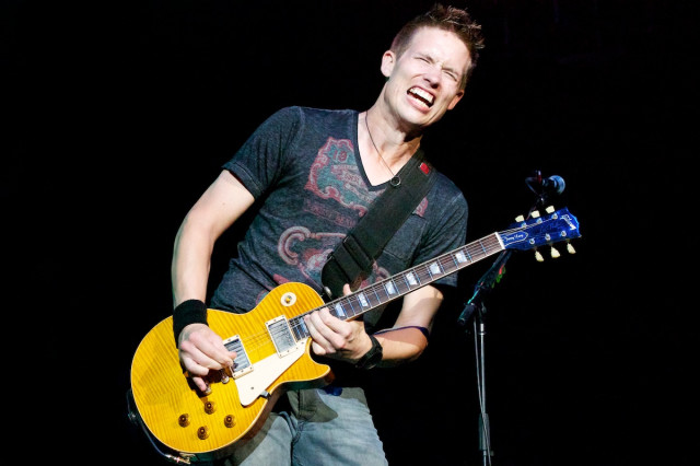 JBP_120810_GroveOfAnaheim_BuddyGuy&JonnyLang-JonnyLang_011