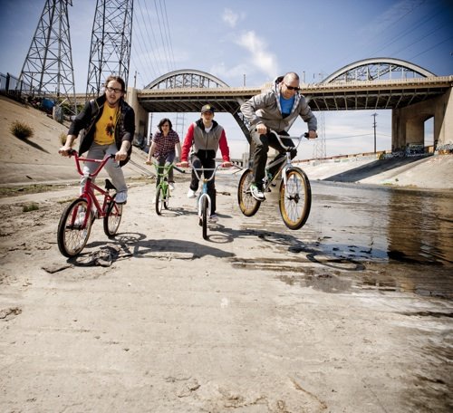 Tour Dates: Weezer is Indie Rock Again