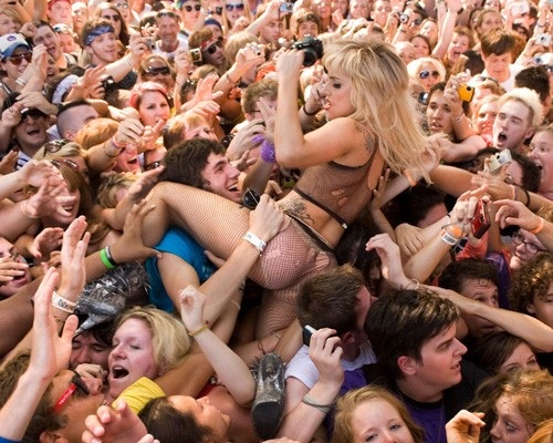 This Photo Of Lady Gaga’s Stagedive @ Lollapalooza 2010 is Why We See Live Music