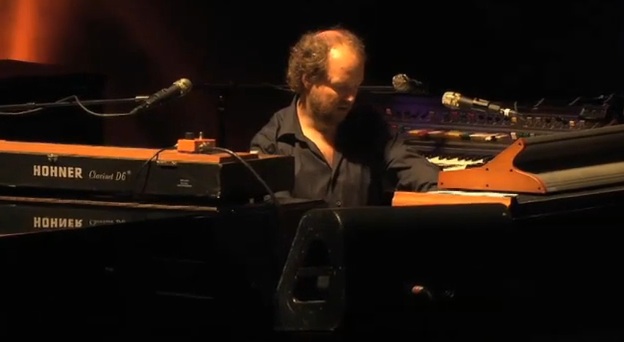 Phish – “Maze” (Live @ Greek)