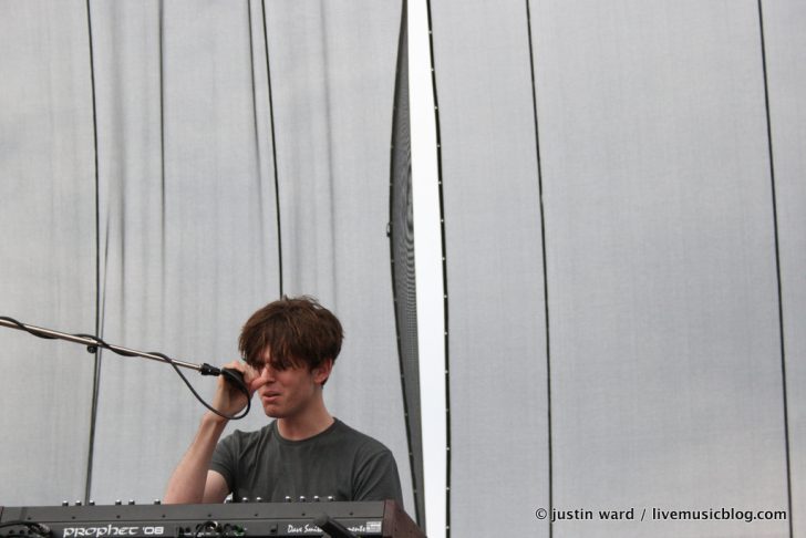PHOTOS / WORDS: James Blake @ ACL Fest 2011 (DAY ONE)