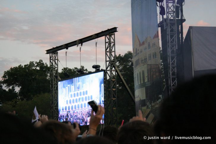 PHOTOS / VIDEOS: Pretty Lights @ ACL Fest 2011