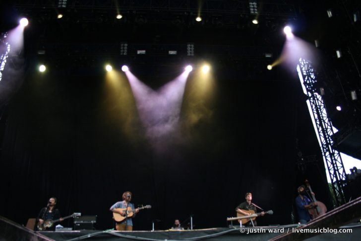 PHOTOS/VIDEOS: Fleet Foxes @ ACL Fest 2011 (DAY THREE)