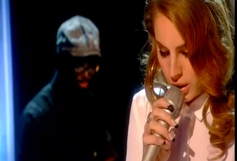 VIDEO: Lana Del Rey – “Video Games” (Live on Jools)