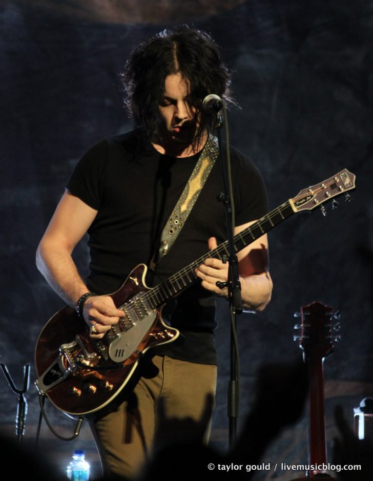REVIEW / PHOTOS: The Raconteurs @ The Tabernacle, Atlanta 11/13/11