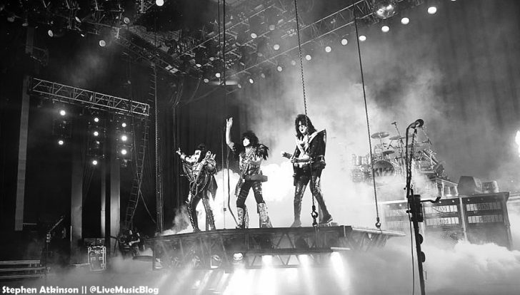 PHOTOS / SETLISTS: KISS and Mötley Crüe @ Comcast Center, Mansfield, MA 9/16/12