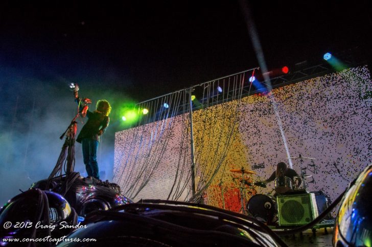 PHOTOS / RECAP: The Flaming Lips @ The Oakdale Theatre, Wallingford, CT 7/15/13