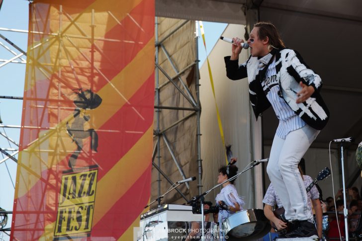 Win Butler (aka DJ Windows98) Really Knows How to Enter a Rock Show