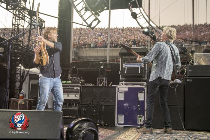 Grateful Dead Breaks Soldier Field Attendance Record @ Fare Thee Well Night One