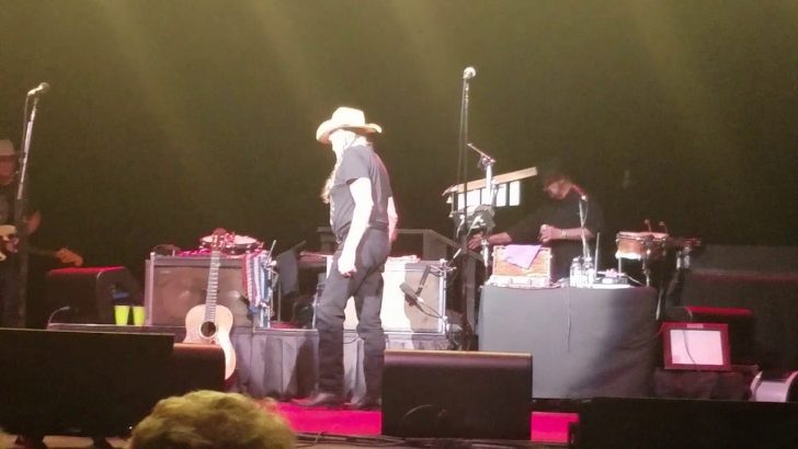 Willie Nelson Throws Hat and Storms Off Stage at Outlaw Music Festival in Charlotte