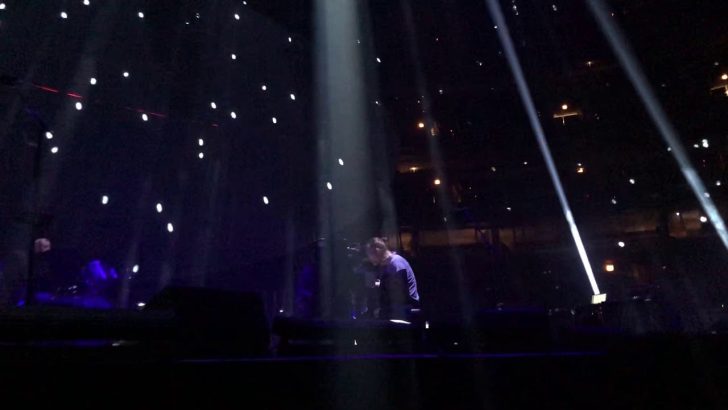 WATCH: Radiohead Debuts “Spectre” Live @ United Center, Chicago 7.7.18