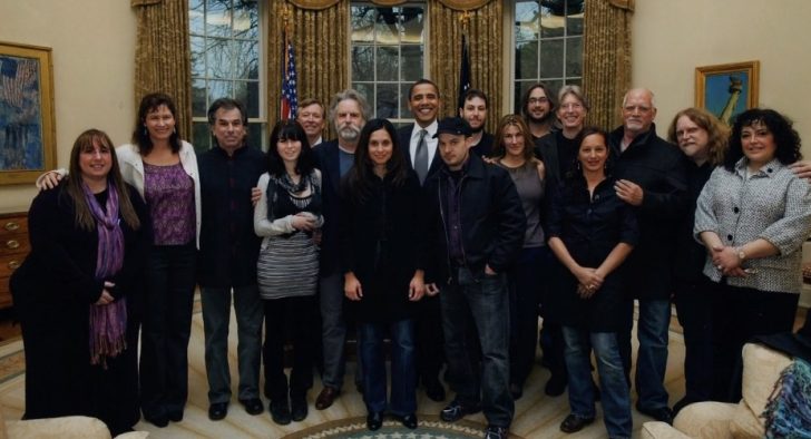 WATCH: Home Footage of the Grateful Dead Visiting President Obama at the White House in 2009