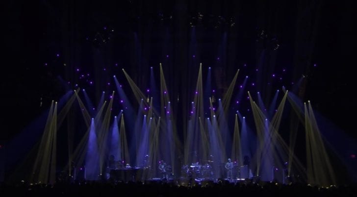 Phish Closes St. Louis Run Honoring Blues Stanley Cup Victory (“Gloria > Loving Cup”) & Debuts “About to Run” [SETLIST/VIDEO]