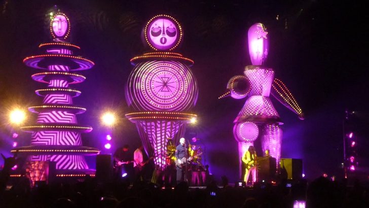 Smashing Pumpkins Kick Off Tour, Cover James Taylor “Fire and Rain” in Camden