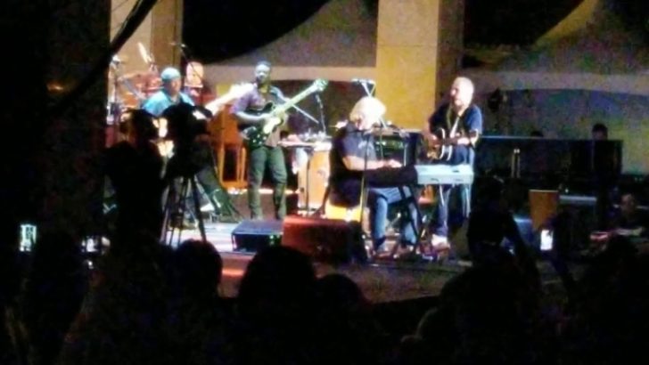 Paul Simon Closes Maui Run & Welcomes Michael McDonald For Encore