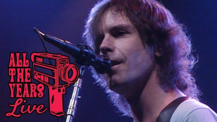 Grateful Dead Plays “Throwing Stones” in Oakland on NYE ’87