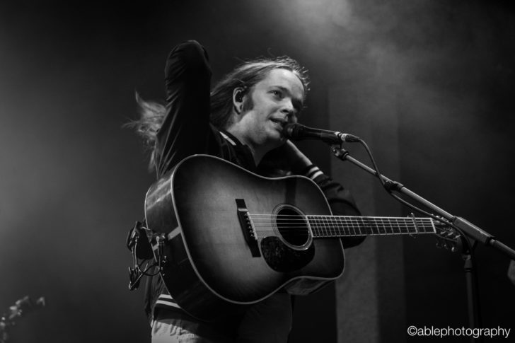 Billy Strings Announces New Album, Releases “Fire Line” Single
