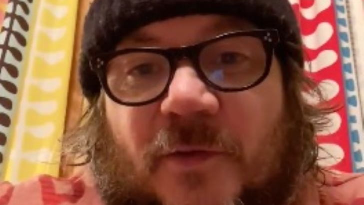 Jeff Tweedy Shares “Stay Home” Message to Chicago & Beyond