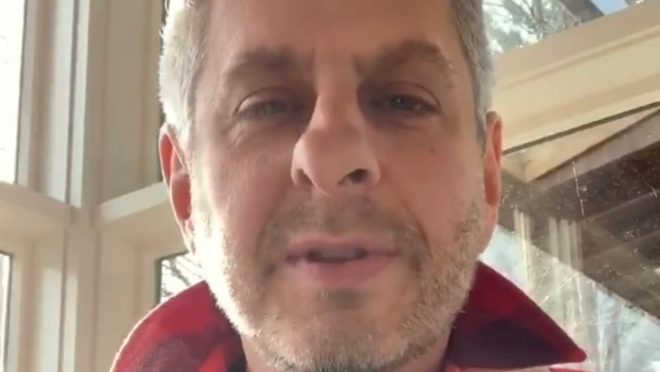 Mike Gordon Announces Instagram Livestream Tonight