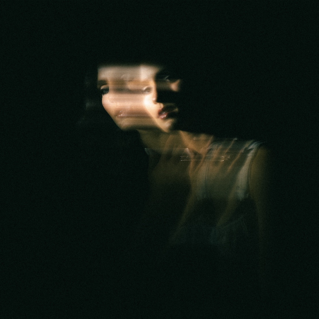 Abi Carters Ghosts in the Backyard Deluxe Cover