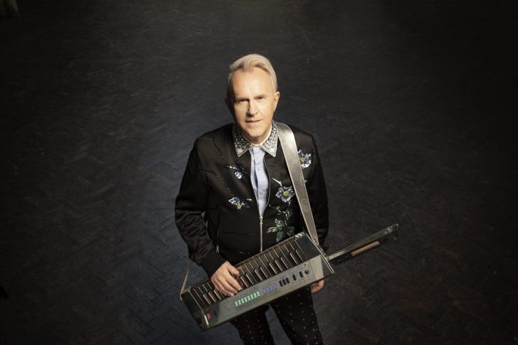 New Wave Icon Howard Jones Set to Embark On Global Tour Celebrating 40th Anniversary of Groundbreaking Album ‘Dream Into Action’