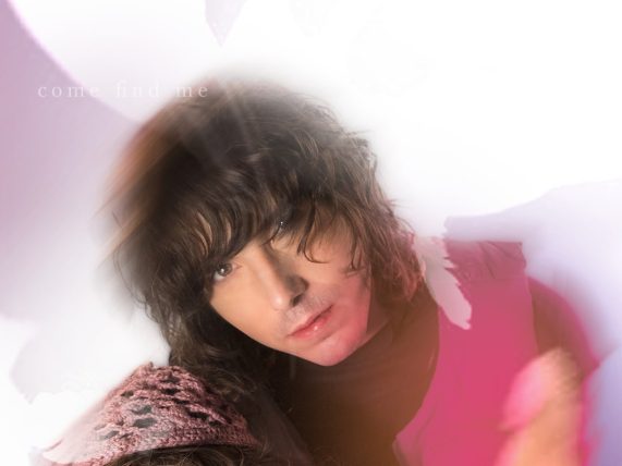 Purity Ring-place of my own-Credit yuniVERSE (1)