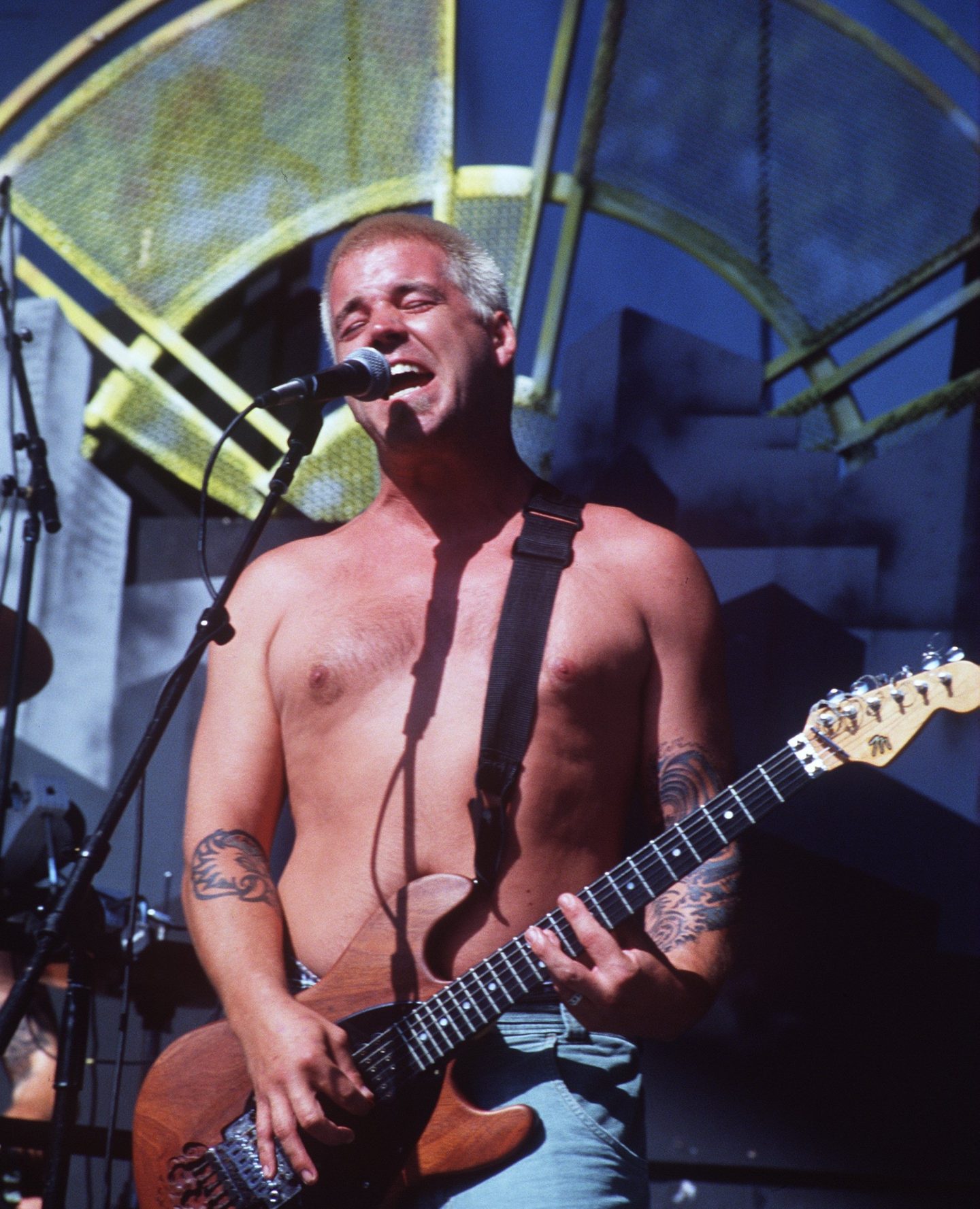Sublime lead singer Bradley Nowell performing live with Sublime in 1996 in Long Beach, California.
