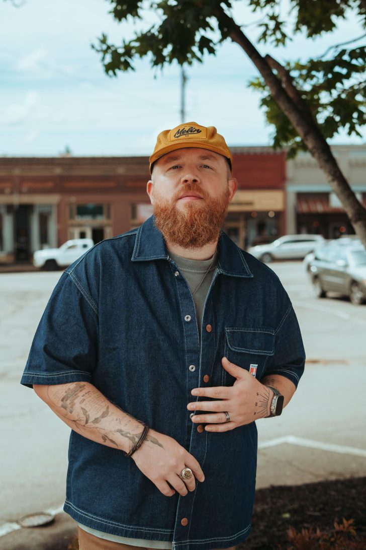 Tyler Braden Drops New Single “Quick Fix,” a Reflective Anthem About Temporary Escapes