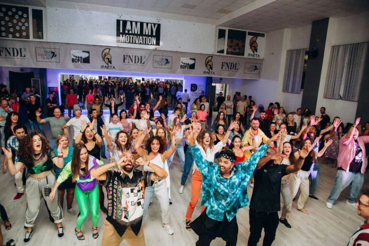What Makes a Dance Floor Explode? The Psychology Behind Great Music Selection